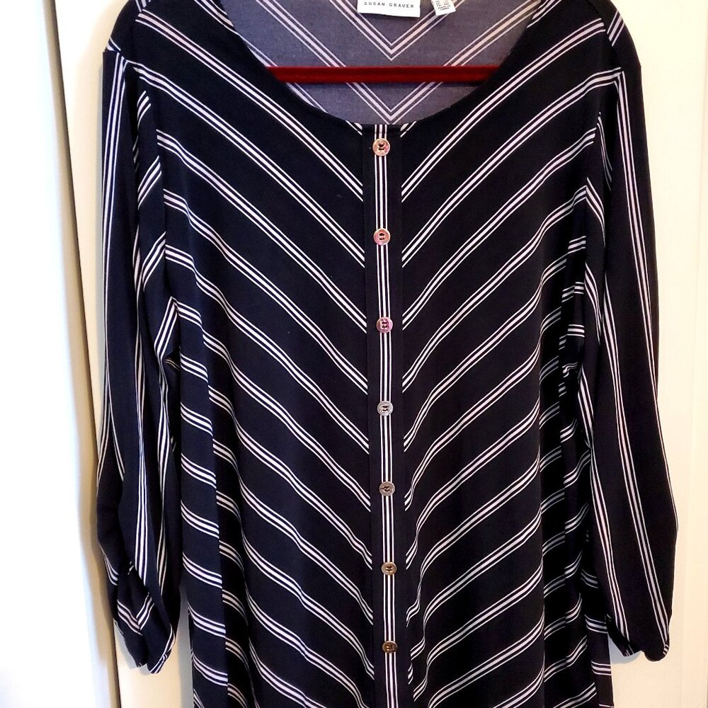 Susan Graver Women's blouse ,1X, Black and White stripes